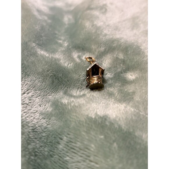 Vintage Monet Gold Tone Moving Wishing Well Charm - Picture 6 of 11